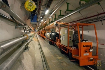 Внутри тоннеля БАК, фото atomic-energy.ru Внутри тоннеля БАК, фото atomic-energy.ru