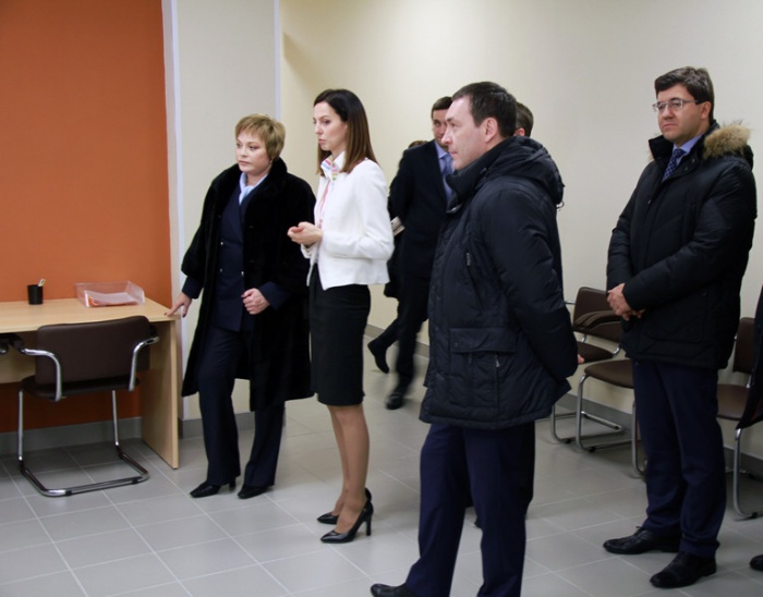 Губернатор области Марина Ковтун в МФЦ Губернатор области Марина Ковтун в МФЦ
