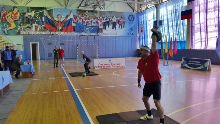 На ГХК впервые прошло первенство по гиревому спорту На ГХК впервые прошло первенство по гиревому спорту