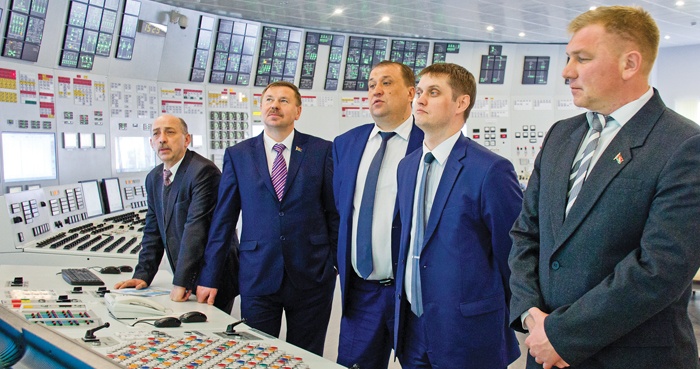 На полномасштабном тренажере На полномасштабном тренажере